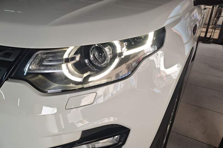 Used Land Rover Discovery Sport 2016 2.0T SE Left Front Headlight