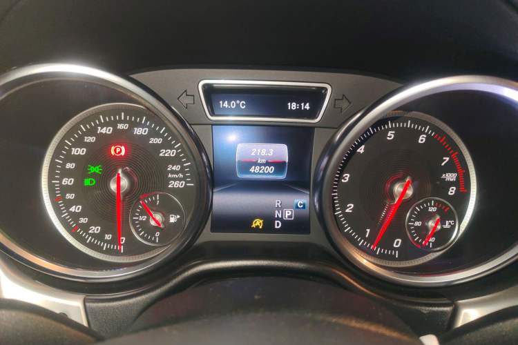 Used Mercedes-Benz GLE Coupe 2015 GLE 320 4MATIC Coupe SUV Instrument Cluster