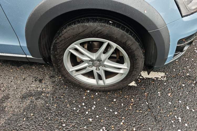 Used Audi Q5 2017 Plus 40 TFSI Technology Model Right Front Wheel Hub