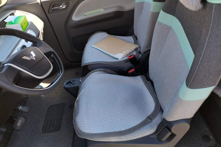 Used Wuling Hongguang MINIEV 2022 Macaron Premium Model – Lithium Iron Phosphate Left Front Seat