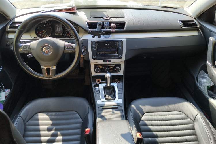 Used Volkswagen Magotan 2016 1.8TSI Smart Comfort Model Center Console