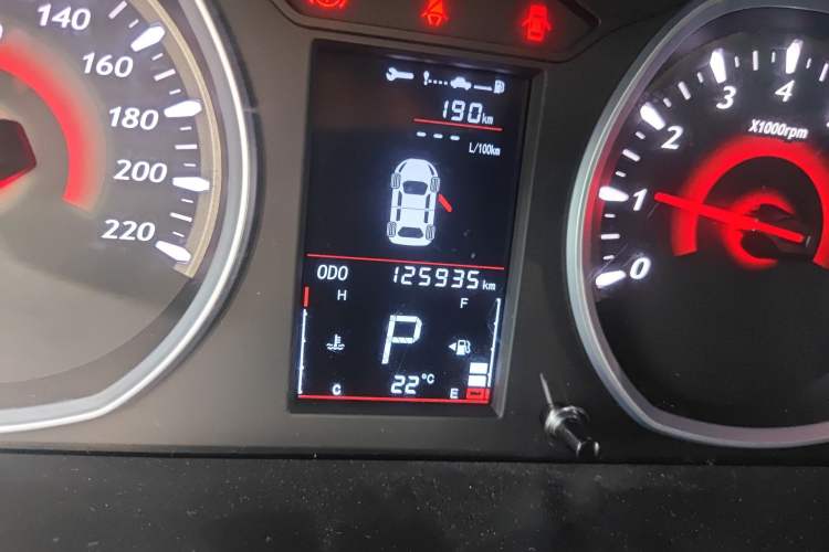 Used Soueast DX3 2018 1.5T CVT Luxury Model Odometer Close Up