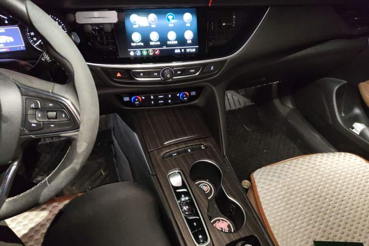 Used Buick Regal 2023 552T Smart Enjoyment Version Audio And AC Panel