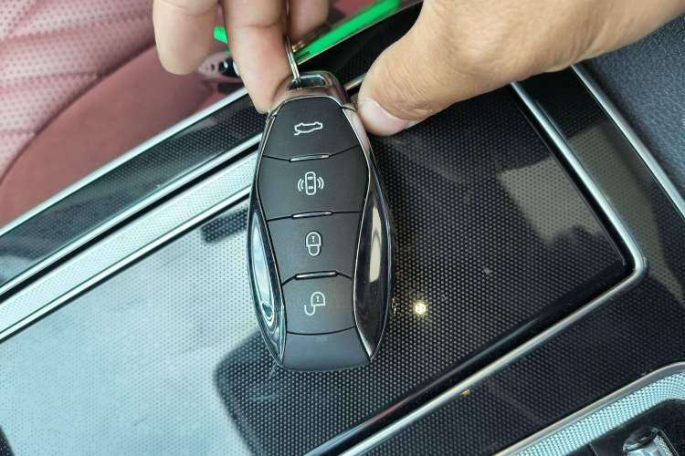 Used Hongqi HS5 2023 2.0T Qixiang Pro Edition Vehicle Key