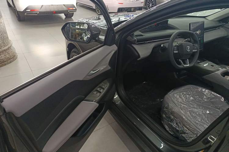 Used CHANGAN Eado PHEV 2025 Smart New Blue Whale 145KM Battleship Edition