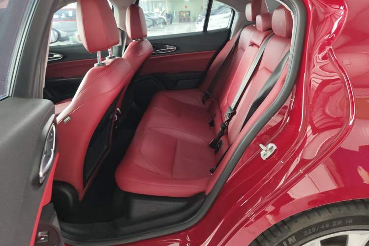 Used Alfa Romeo Giulia 2017 2.0T 200HP Luxury Edition