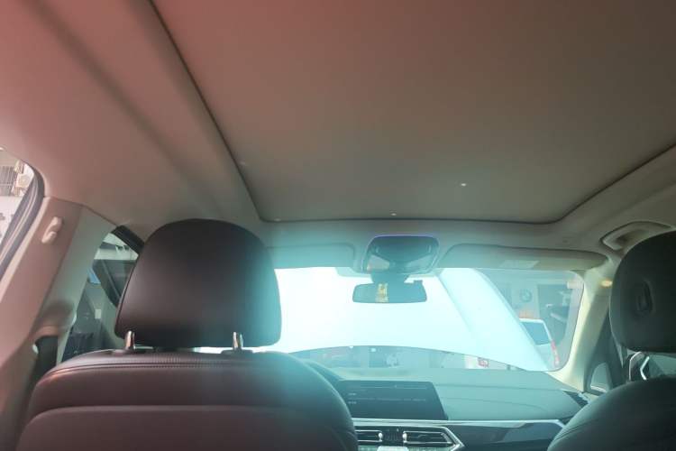 Used BMW X5 2022 xDrive 30Li Luxury M Sport Package
