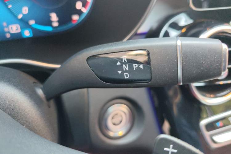 Used Mercedes-Benz GLC Coupe 2023 GLC 260 4MATIC Coupe SUV Gear Lever