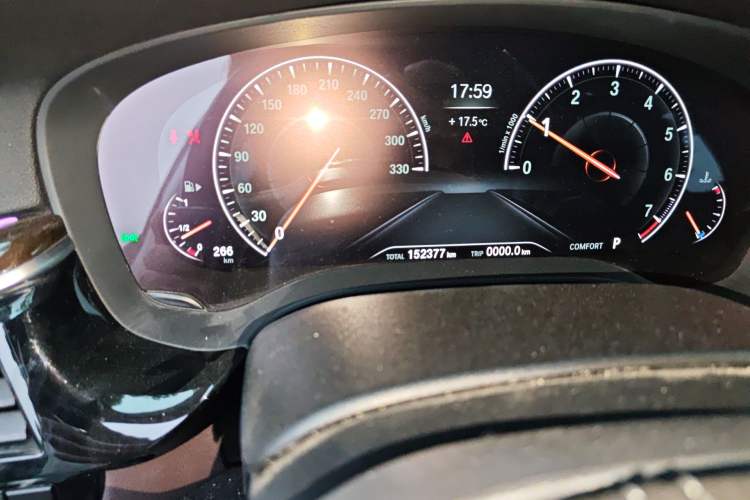 Used BMW 5 Series 2019 525Li Luxury Package Odometer Close Up