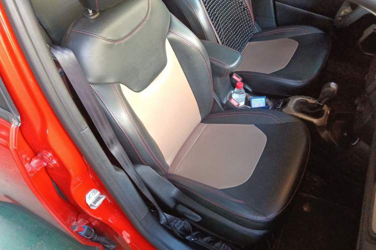 Used Jeep Renegade 2018 Connected Large Screen Version 180T Automatic High-Energy Edition Right Front Seat