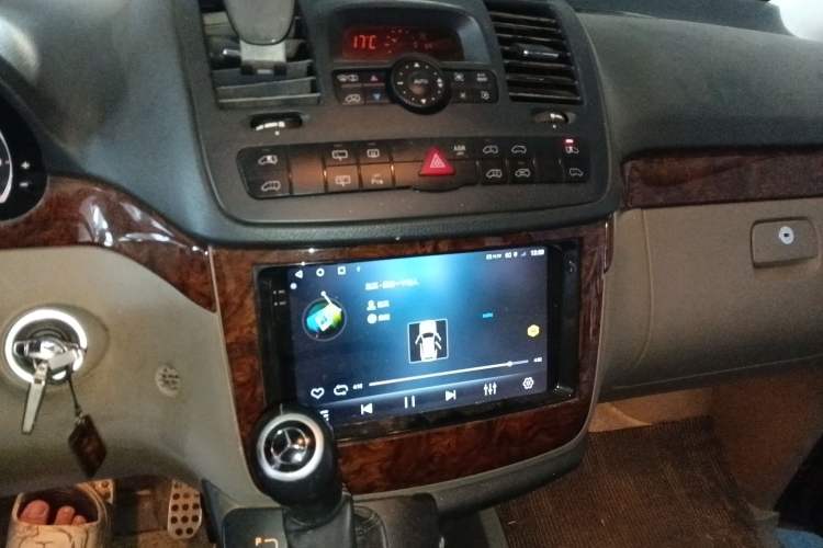 Used Mercedes-Benz Viano 2013 3.0L Navigator Edition
