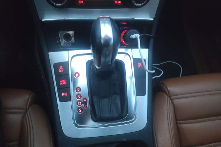 Used Volkswagen FAW-Volkswagen CC 2011 1.8TSI Luxury Model Gear Lever