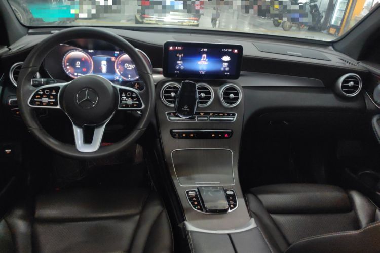 Used Mercedes-Benz GLC 2020 Facelift GLC 300 L 4MATIC Dynamic Edition Center Console