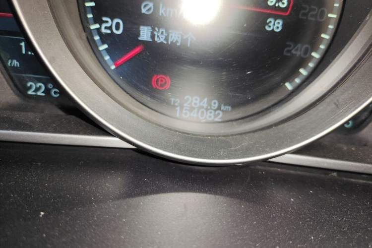 Used Volvo V40 2014 2.0T Zhiya Edition Odometer Close Up