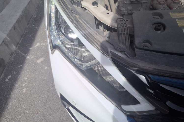 Used BYD Qin New Energy 2016 Qin EV300 Prestige Model Right Front Headlight