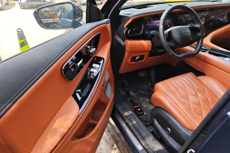 Used EXEED Lanyue C-DM 2025 180 Ultra-Long Range Ultra All-Wheel Drive 6-Seater Driver Seat