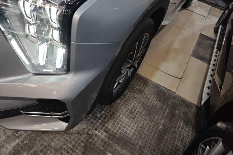 Used GAC Trumpchi GS8 2022 Flagship Series 2.0 TGDI Four-Wheel Drive Luxury Smart Connectivity Version (6 Seats) Left Front Wheel Hub