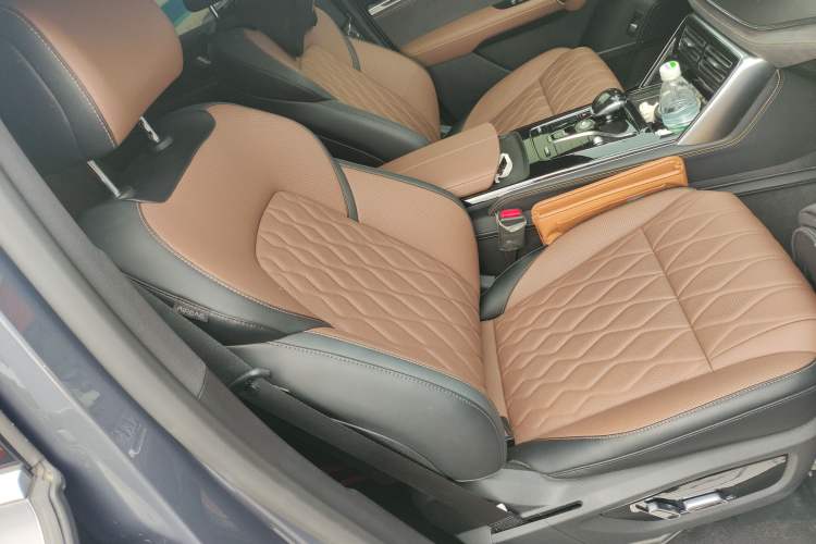 Used BYD Tang New Energy 2023 DM-i Champion Edition 112KM Prestige Model Right Front Seat