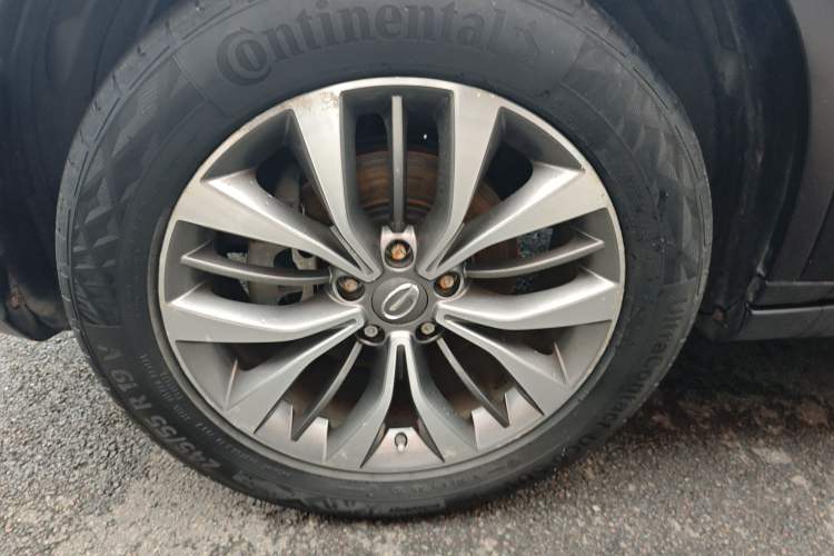 Used GAC Trumpchi GS8 2017 320T Two-Wheel Drive Luxury Smart Connectivity Version (7 Seats) Left Front Wheel Hub