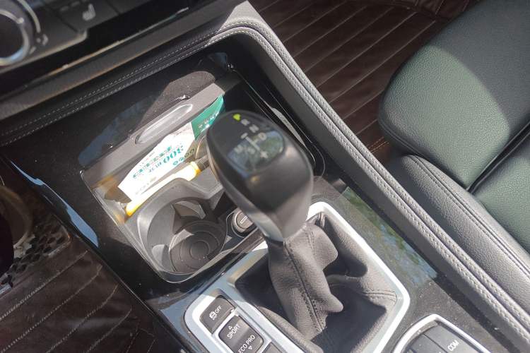 Used BMW 1 Series 2018 118i Sport Edition Gear Lever