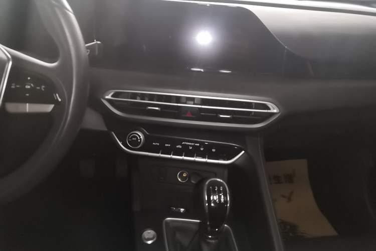 Used Changan Eado 2022 PLUS 1.6L GDI Manual Luxury Model
