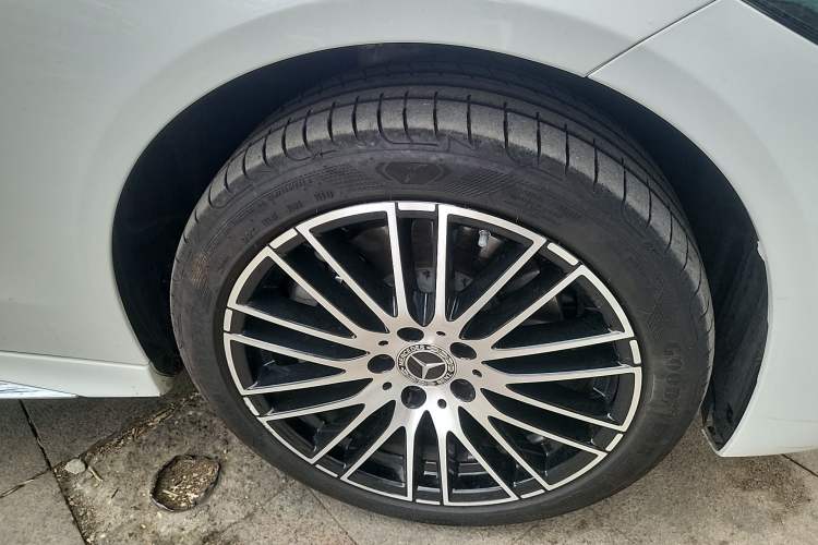 Used Mercedes-Benz C-Class 2024 Second Facelift C 260 L Sport Edition Right Front Wheel Hub