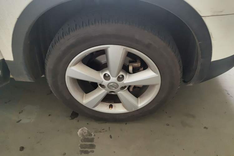 Used Nissan Qashqai 2015 2.0 XL Coolfire CVT 2WD Right Front Wheel Hub