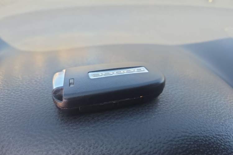 Used Dodge Journey 2013 2.4L Two-Wheel Drive Luxury Version