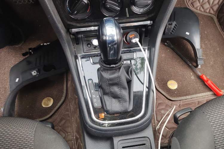 Used Volkswagen Bora 2020 1.5L Automatic Fashion Edition Gear Lever