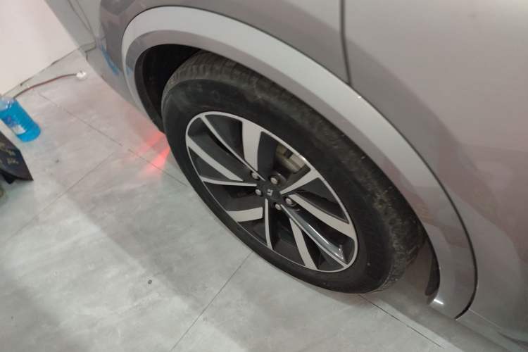 Used Li Auto L8 2023 Pro Model
