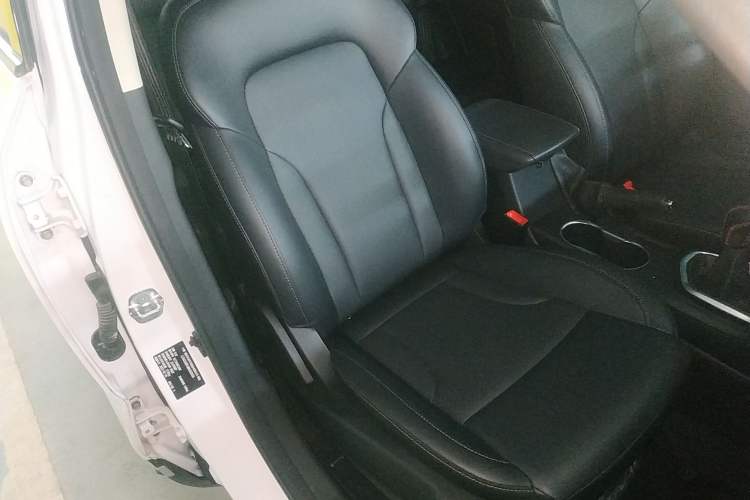 Used CHANGAN CS35PLUS 2021 Honor Million Edition 1.6L Manual Luxury Model
