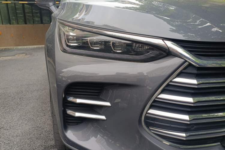 Used BYD Tang New Energy 2018 DM 2.0T All-Wheel Drive Smart Connect Elite 7-Seater China V Emission Standard
