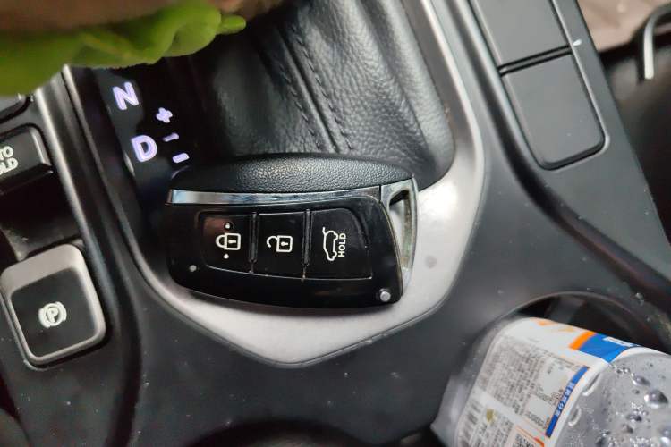 Used Hyundai Santa Fe 2013 2.4L Automatic Two-Wheel Drive Smart Version