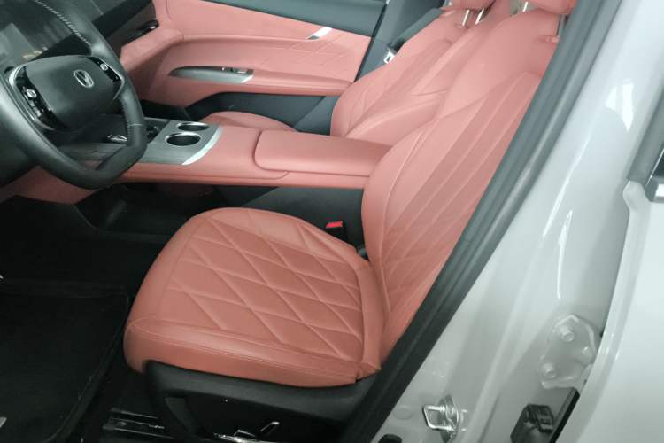 Used CHANGAN CS75 PLUS 2025 4th Generation UItra 2.0T New Blue Whale – Smart & Powerful Version Left Front Seat