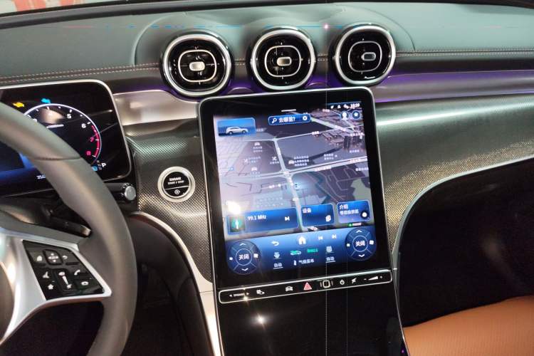 Used Mercedes-Benz GLC 2024 GLC 260 L 4MATIC Dynamic Edition 5-seater Audio And AC Panel