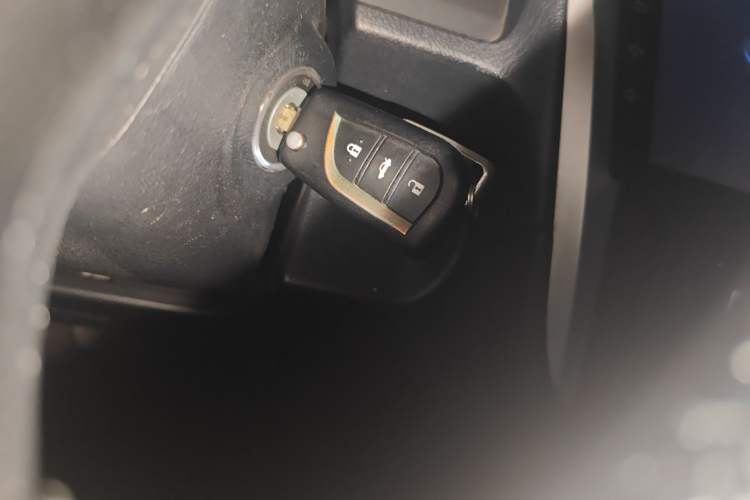 Used Toyota Camry 2016 2.0G 10th Anniversary Leading Edition Vehicle Key