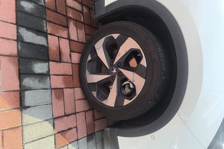 Used ARCFOX Alpha T5 2026 Model Pure Electric 560 Yuanjing Smart Driving Version
