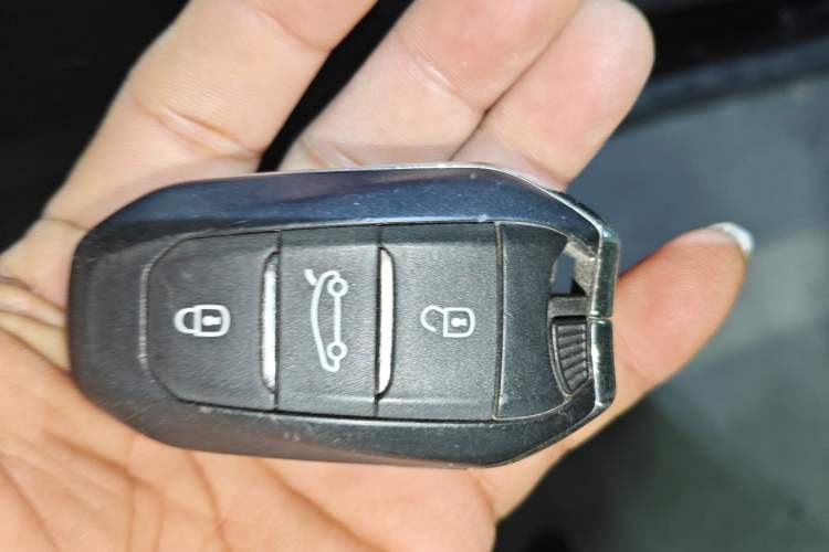 Used Dongfeng Aeolus A9 2016 1.8T Luxury Model
