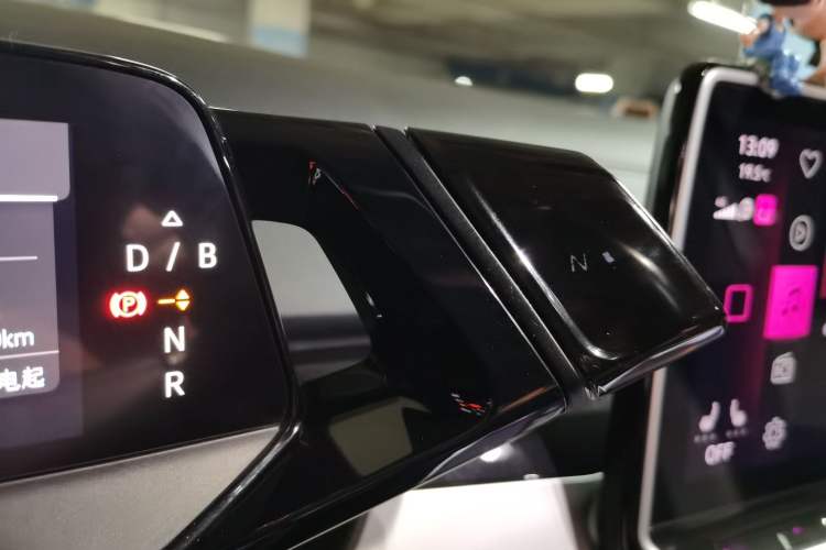 Used Volkswagen ID.6 CROZZ 2022 Long-Range Lite PRO Edition Gear Lever