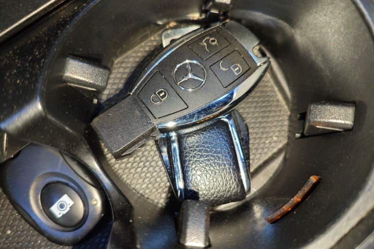 Used Mercedes-Benz C-Class 2017 Restyled C 200 Sport Edition Vehicle Key