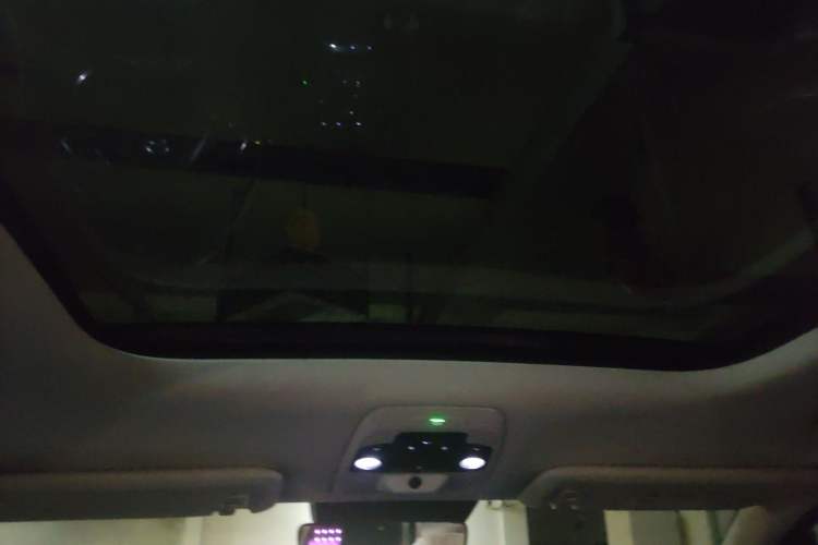 Used Nio ES8 2018 355 km Base Version 7-Seater Edition Headliner