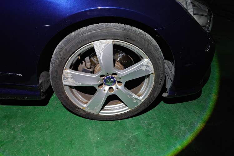 Used Mercedes-Benz E-Class 2012 E 200 CGI Coupe Right Front Wheel Hub