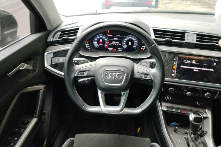 Used Audi Q3 2021 35 TFSI Fashion Dynamic Model Steering Wheel