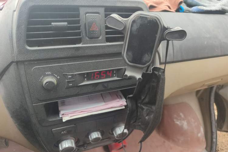 Used Dongfeng Xiaokang C37 2015 1.5L Standard II DK15-06 Audio And AC Panel