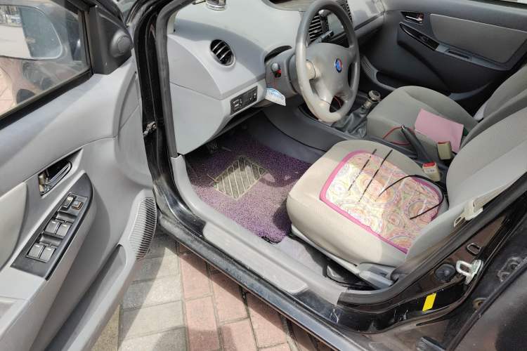 Used Geely Auto Diamond 2015 Sedan 1.5L Manual SuperDeluxe Model
