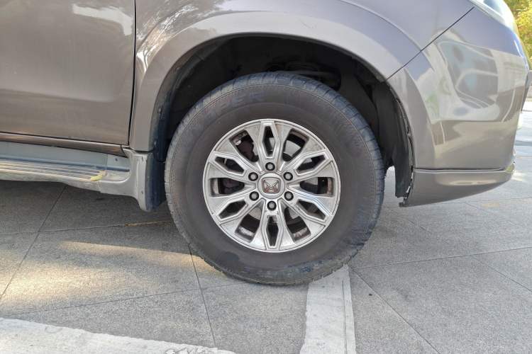 Used JMC Yusheng S350 2013 2.4T Automatic 2WD Diesel Luxury Edition 5 Seats Right Front Wheel Hub