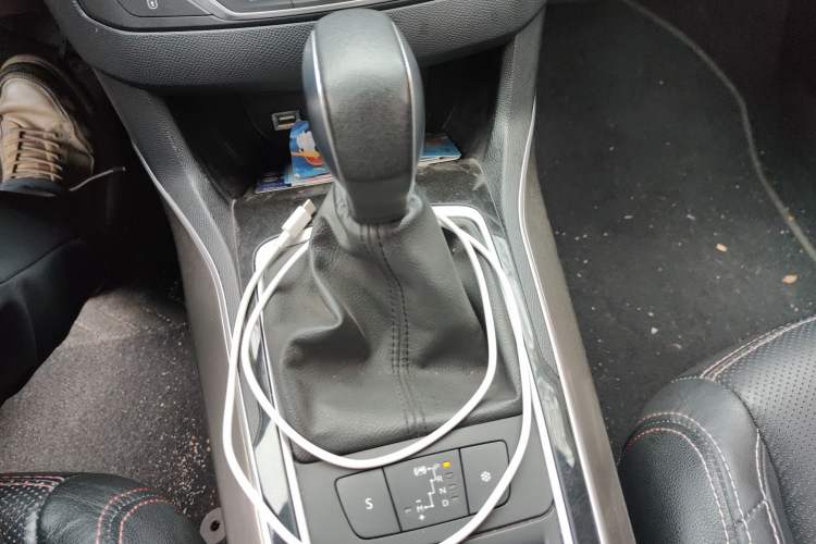 Used Peugeot 408 2015 1.2T Automatic Luxury Edition
