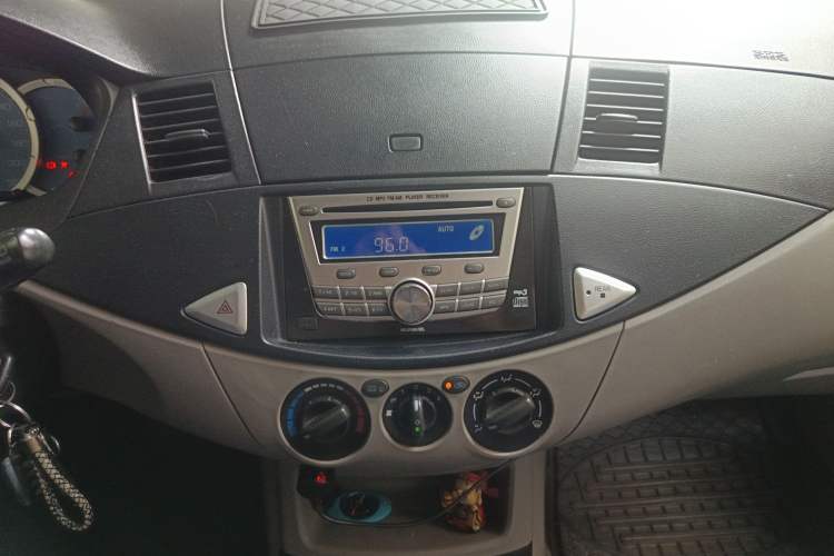 Used Mitsubishi Zinger 2010 2.0L Manual Classic Audio And AC Panel