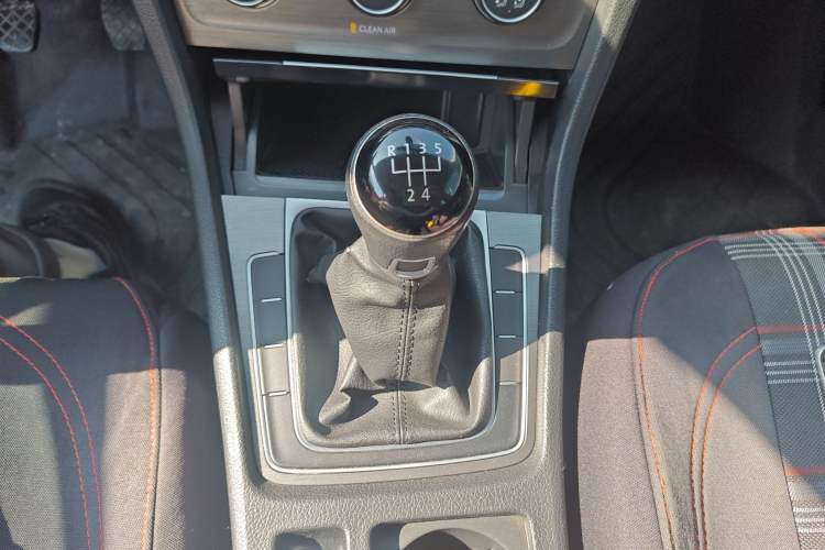 Used Volkswagen Golf 2016 230TSI Manual Comfort Version