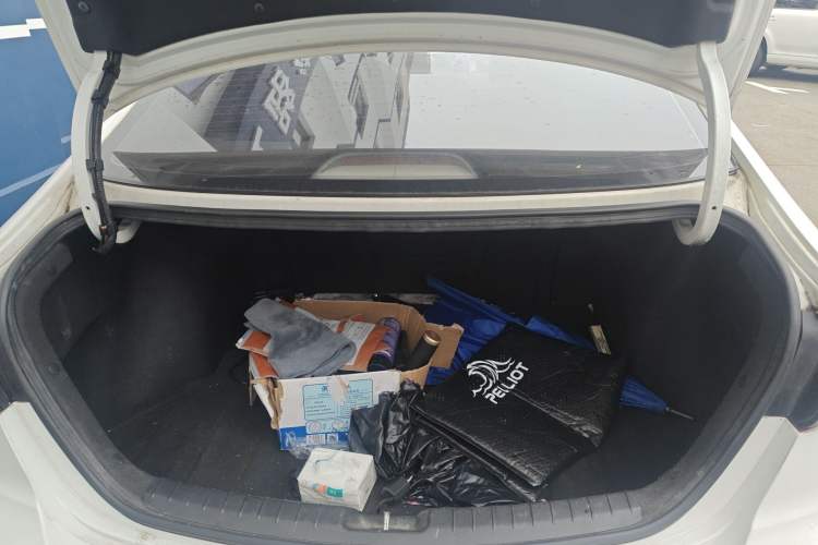 Used Hyundai Elantra (6th Generation / Lingdong) 2016 1.6L Automatic ZhiXuan – Elite Version Trunk